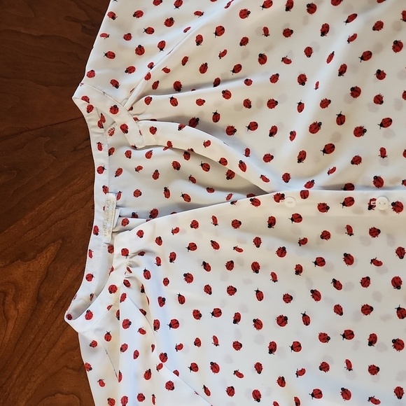Ladybug pattern shirt - Picture 6 of 9